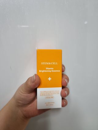 체르엠 스템앤셀 비타민 브라이트닝 에센스 30ml 1개 — 5점을 준 리뷰어가 2021년 10월 올린 사용 사진