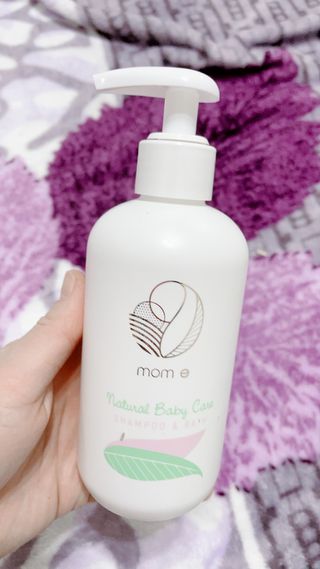 mom e 맘이 내추럴 베이비 케어 샴푸앤바스+로션 — 5점을 준 리뷰어가 2021년 1월 올린 사용 사진