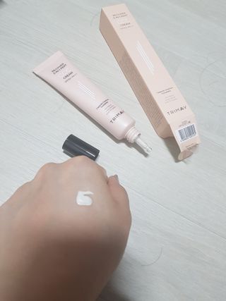 트리마이 3가지 기능을 동시에 느낄 수 있는 Color Control Change, 리커버리 3인1 펩트 CCC 크림 — 3.5점을 준 리뷰어가 2022년 12월 올린 사용 사진