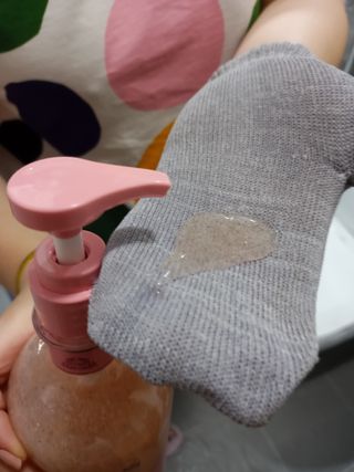 벨먼 내추럴스파 수분광채 스크럽 바디워시 600ml 5종 — 5점을 준 리뷰어가 2022년 5월 올린 사용 사진