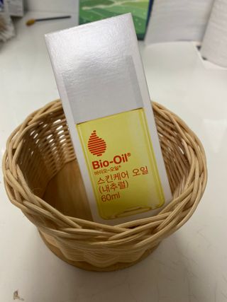 바이오오일 [바이오-오일] 스킨케어 오일 내추럴 60ml — 4.5점을 준 리뷰어가 2021년 11월 올린 사용 사진
