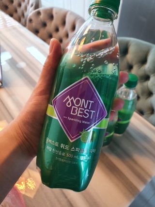몽베스트 Montbest with Sparkling water Lime20병 — 4.5점을 준 리뷰어가 2022년 7월 올린 사용 사진