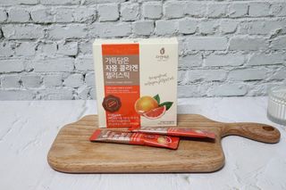 자연에온 핑크 자몽 착즙 100mL 10개입 1BOX +가 득담은 자몽 콜라겐 젤리스틱 1BOX — 5점을 준 리뷰어가 2021년 7월 올린 사용 사진