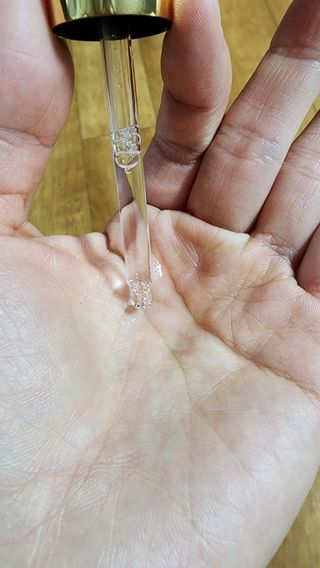 스킨큐어 산다화 비타민c 화이트닝 에센스 30ml — 4.5점을 준 리뷰어가 2023년 12월 올린 사용 사진