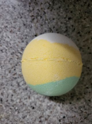 소담스퀘어 상암 Evreryday Bath Bomb Day7(에브리데이 배쓰밤 데이7) / 7종 중 2종 랜덤발송 — 5점을 준 리뷰어가 2022년 11월 올린 사용 사진