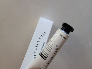 멈칫(MUMCHIT) 넥퍼퓸 NECKPERFUME 2가지 향 — 5점을 준 리뷰어가 2021년 11월 올린 사용 사진