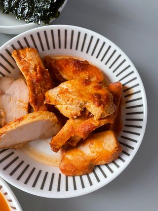 굽네몰 [굽네] 소스가 맛있는 닭가슴살 슬라이스 4종 — 5점을 준 리뷰어가 2021년 12월 올린 사용 사진