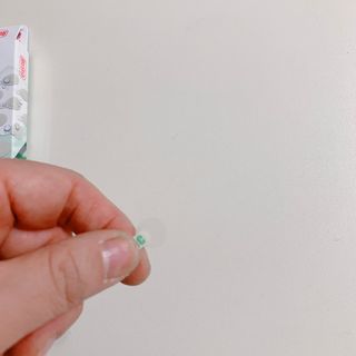 [큐어반H 스팟] 자외선 99프로 차단되는 스틱타입 스팟밴드(1팩 / 66매입) — 5점을 준 리뷰어가 2023년 1월 올린 사용 사진