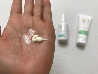 mom e 맘이 내추럴 베이비 케어 크림+바디오일 — 1.5점을 준 리뷰어가 2021년 1월 올린 사용 사진