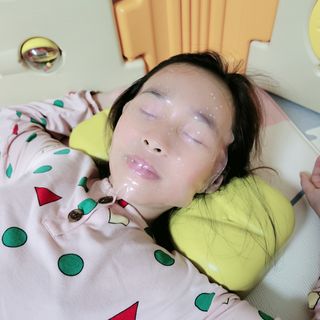 엘리베어 다즐링페이스파티 - 미백톤업 럭셔리베이비 — 4점을 준 리뷰어가 2020년 12월 올린 사용 사진