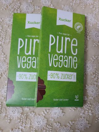 당류2g 자일리톨로 단맛을낸 슈카 퓨어비건 무설탕초콜릿 Xucker vegan 2개입 — 4점을 준 리뷰어가 2021년 4월 올린 사용 사진