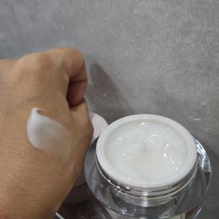 프리마인 바르기만 하면 철벽 스킨케어+24시간 마스크팩 효과. 셀라브 리제너레이팅 시스템 부스터+크림 세트 — 5점을 준 리뷰어가 2023년 5월 올린 사용 사진