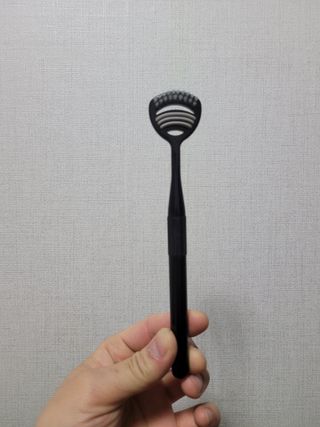 크리오 클리어스 혀백태제거 구취관리 혀클리너 — 5점을 준 리뷰어가 2021년 4월 올린 사용 사진