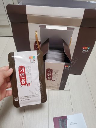[몸엔용] 무더운 날씨에 국산녹용 기엔용으로 몸보신 50ml x 30포 — 5점을 준 리뷰어가 2021년 6월 올린 사용 사진