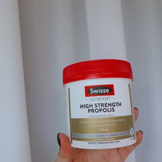 Swisse 스위스 고함량 프로폴리스 2,000mg 210정 — 5점을 준 리뷰어가 2021년 11월 올린 사용 사진