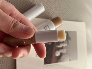 더사가오브수 [사가수] 효혜윤 보태니컬 에너지 에센스인로션 20ml /아이포올 스틱 3g — 4.5점을 준 리뷰어가 2023년 3월 올린 사용 사진