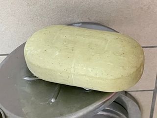 제이제이바이오 허브마사지바 올인원 알약비누 — 4점을 준 리뷰어가 2022년 3월 올린 사용 사진