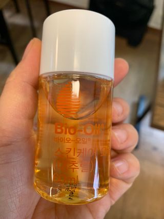 바이오오일 [바이오-오일] 스킨케어 오일 내추럴 60ml — 5점을 준 리뷰어가 2021년 5월 올린 사용 사진