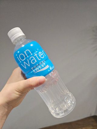 [동아오츠카] 포카리스웨트  500ml PET + 이온워터 500ml PET — 5점을 준 리뷰어가 2025년 7월 올린 사용 사진