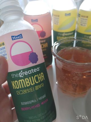 더그레잇티 콤부차 300ml *12개입 (오리지널 6개+베리리치 6개) — 5점을 준 리뷰어가 2022년 7월 올린 사용 사진