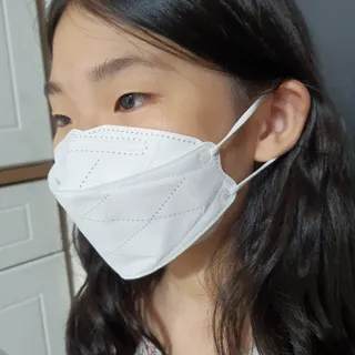 케이파이 나날마스크 [케이파이 나날] KF94 마스크 50매입 (개별포장) ,  여름에도 좋은 숨쉬기 편한 순수 국산 마스크 — 5점을 준 리뷰어가 2022년 7월 올린 사용 사진