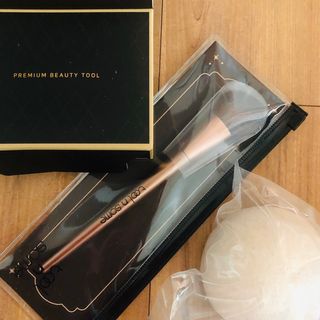 툴앤썸 로즈골드 에디션 치크or쉐딩 브러시+밀키 내추럴 스펀지+호빵 곤약 스펀지 — 3점을 준 리뷰어가 2021년 2월 올린 사용 사진