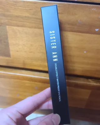 씨스터앤 더블이펙트 워터프루프 아이펜슬 11종 택 1 — 3점을 준 리뷰어가 2022년 1월 올린 사용 사진