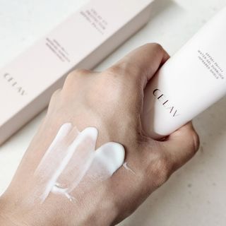 프리마인 선크림만 바꿨을 뿐인데 매일 물 2L챙겨먹고 기초케어 완벽하게 한 물빛피부 완성,셀라브UV프로텍터 — 5점을 준 리뷰어가 2023년 7월 올린 사용 사진