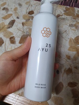 AYU25[아유트웬티파이브]피부 진정, 보습 와일즈 로즈 바디워시 — 5점을 준 리뷰어가 2021년 4월 올린 사용 사진