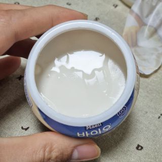 매일바이오 그릭요거트 오리지널 플레인 4개, 로스터리 커피믹스 4개 — 3점을 준 리뷰어가 2021년 12월 올린 사용 사진