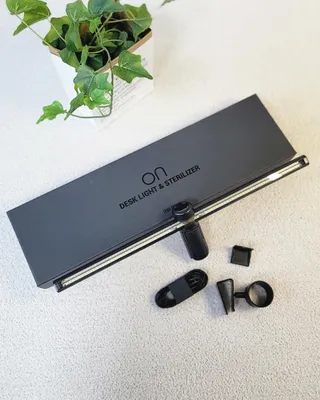 TOMO GRAPHY 나 있을땐 환한 조명 나 없을땐 확실한 살균 ★ DESK LIGHT & STERILIZER [ON] ★ — 3점을 준 리뷰어가 2021년 11월 올린 사용 사진