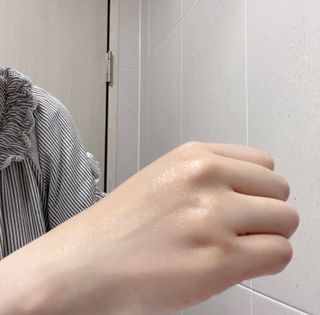 술람미네이처 자연주의 화장품ㅣ속보습 충전 + 민감/트러블 피부 진정 - 알로에 듬뿍 수분 크림 50ml — 5점을 준 리뷰어가 2022년 6월 올린 사용 사진