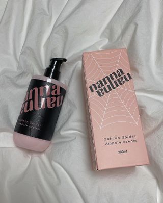 난나 살몬 스파이더 검버섯 미백 톤업 화이트닝 연어 앰플 크림 300ml 대용량 — 5점을 준 리뷰어가 2022년 11월 올린 사용 사진