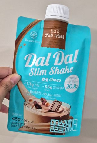 달달슬림쉐이크 [블로그]달달슬림 맛있는 단백질 쉐이크 파우치 다이어트 식사대용 프로틴 파우더 보충제 — 5점을 준 리뷰어가 2025년 10월 올린 사용 사진