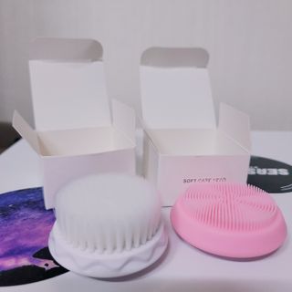 디하우트 랩 디하우트랩 클렌징 피부관리기 진동클렌저 실리콘+2종 인조모 브러시 — 5점을 준 리뷰어가 2021년 11월 올린 사용 사진
