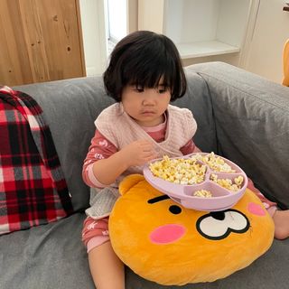 유비맘 캐릭터 실리콘 흡착 식판_색상 랜덤발송 — 5점을 준 리뷰어가 2021년 2월 올린 사용 사진