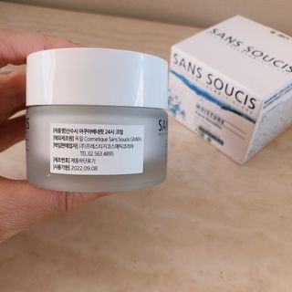 산수시 아쿠아 베네핏 24h 수부지 물광 속건조 수분크림 50ml — 4점을 준 리뷰어가 2021년 7월 올린 사용 사진
