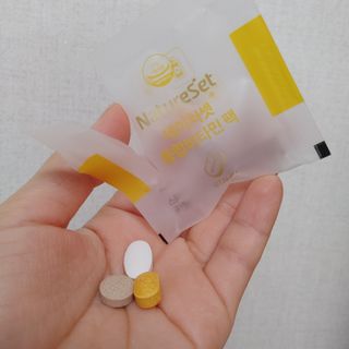 네이처셋 멀티비타민 종합비타민팩 1개월분 — 5점을 준 리뷰어가 2021년 6월 올린 사용 사진