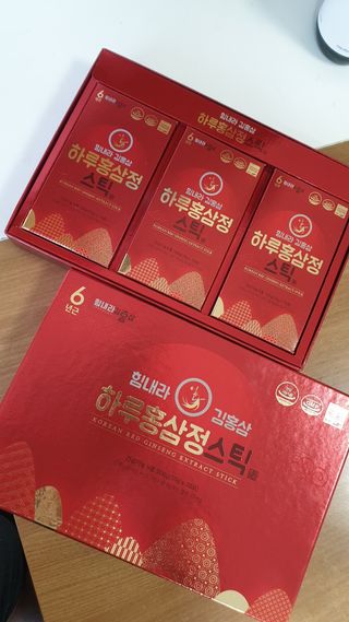 힘내라김홍삼 하루홍삼정스틱 10g x 30포 — 5점을 준 리뷰어가 2021년 4월 올린 사용 사진