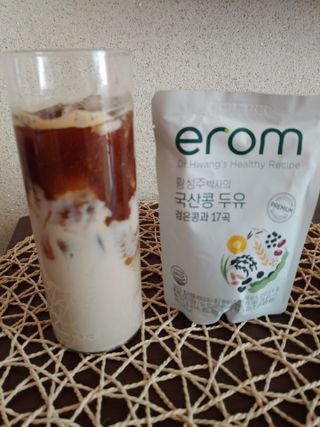 이롬 황성주 박사의 국산콩 두유 검은콩과 17곡 프리미엄 — 5점을 준 리뷰어가 2021년 5월 올린 사용 사진