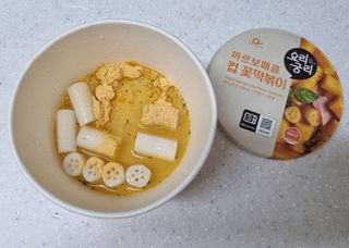 나우  [요리궁리] B타입 ( 매콤, 치즈, 매콤까르보 ) 꽃떡볶이 6개입 세트 — 4.5점을 준 리뷰어가 2025년 3월 올린 사용 사진