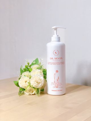 프리[닥터문] 유산균 락토케어 질경초 여성청결제 1000ml (젤타입) — 5점을 준 리뷰어가 2022년 6월 올린 사용 사진