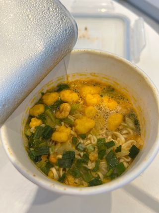 NISSIN 닛신 컵누들  4종 - 씨푸드오리지날, 씨푸드 스파이시, 씨푸드 커리, 씨푸드 XO소스 — 5점을 준 리뷰어가 2023년 1월 올린 사용 사진