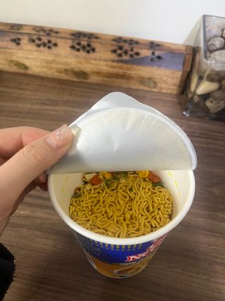 NISSIN 닛신 컵누들  4종 - 씨푸드오리지날, 씨푸드 스파이시, 씨푸드 커리, 씨푸드 XO소스 — 4.5점을 준 리뷰어가 2023년 2월 올린 사용 사진