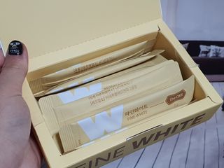 디오르 파인화이트 — 4점을 준 리뷰어가 2021년 12월 올린 사용 사진