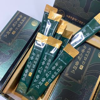 서울약사신협_프리미엄 진 녹용스틱 플러스10g x 30포 — 5점을 준 리뷰어가 2021년 7월 올린 사용 사진
