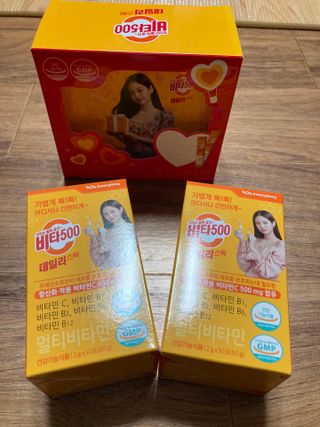 광동생활건강 [제니에디션] 비타500데일리스틱 gift set 60포+제니굿즈 3종+쇼핑백 — 5점을 준 리뷰어가 2021년 11월 올린 사용 사진