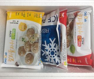 로드몰 [굽네] 컬리플라워 닭가슴살 만두 2종 6팩 — 5점을 준 리뷰어가 2021년 10월 올린 사용 사진