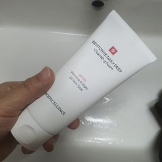 바디셀런스 벤토나이트 데일리 약산성 딥클렌징폼 120ml — 5점을 준 리뷰어가 2021년 12월 올린 사용 사진