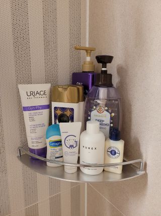[HUREX] 휴렉스 볼류마이징 탈모완화 기능성 샴푸 150ml x 2개 — 5점을 준 리뷰어가 2021년 9월 올린 사용 사진
